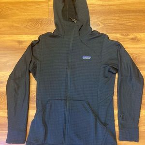 Patagonia Hooded R1 Women’s Medium